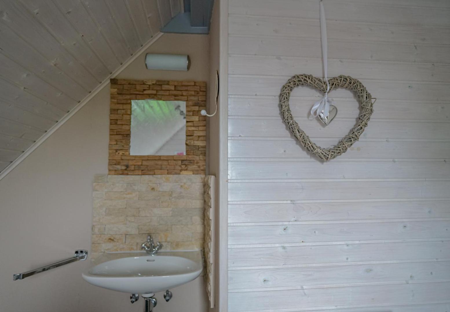 Ferienhaus "Gestiefelter Kater" Am See Im Bergland Kirchheim  Buitenkant foto
